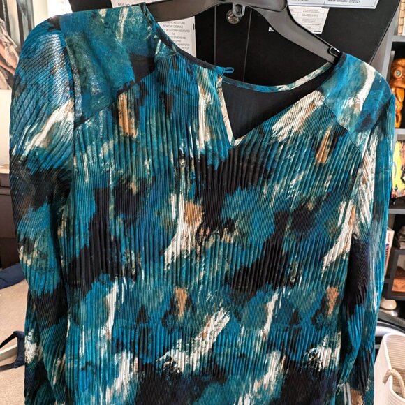 Calvin Klein Print Crew Neck Accordion Pleated Top (1X Plus) Brand New! - Picture 3 of 6